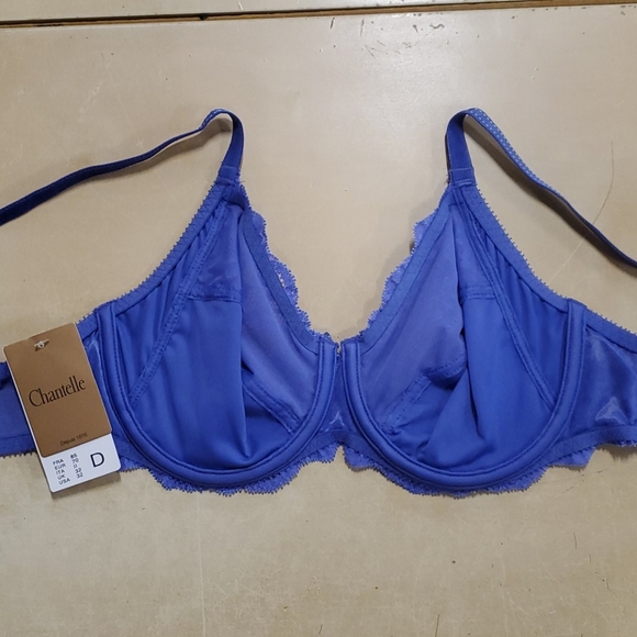 Lavender lace soft cup - Picture 2 of 2